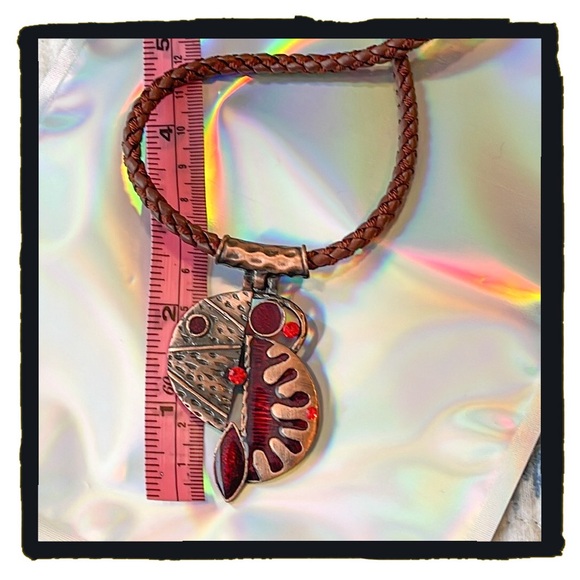 💕Beautiful Statement Necklace Hammered Copper tone Pendant Brown Leather Cord💕 - Picture 5 of 6